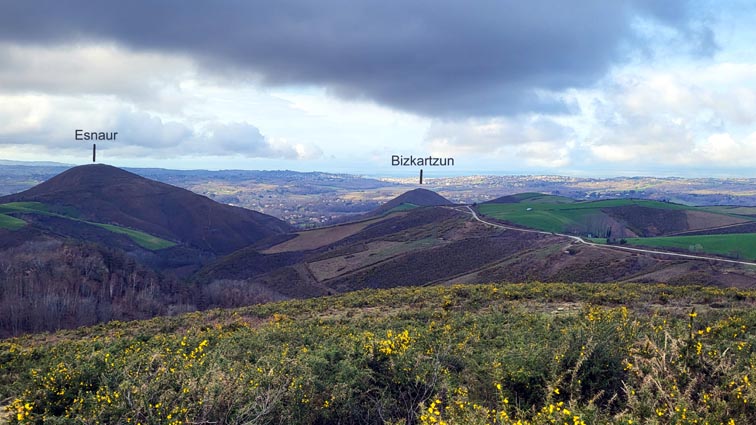 Esnaur et Bizkartzun