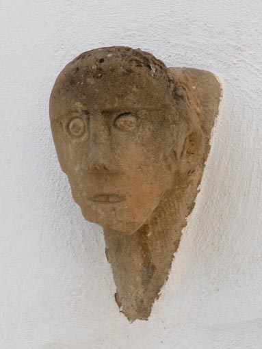 Tête sculptée.