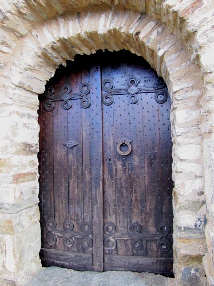 La porte de la chapelle Saint Christophe.