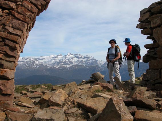 Vue sur le massif du Mont Perdu, depuis l'ermitage santa Marina.