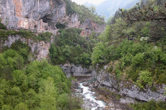 Le canyon et l'ermitage.