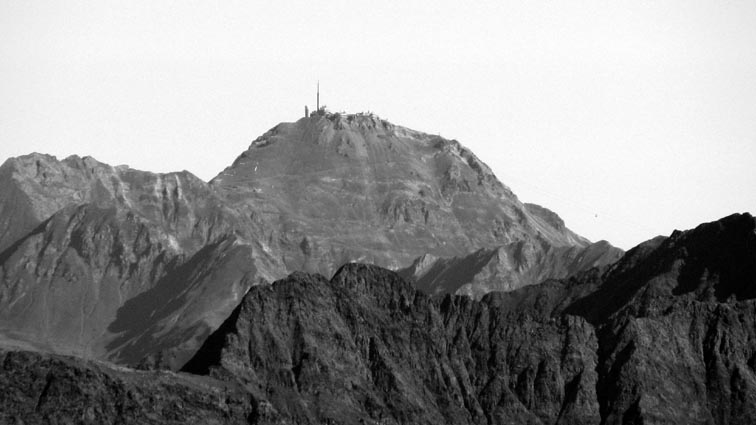 Zoom sur le Pic du Midi de Bigorre.