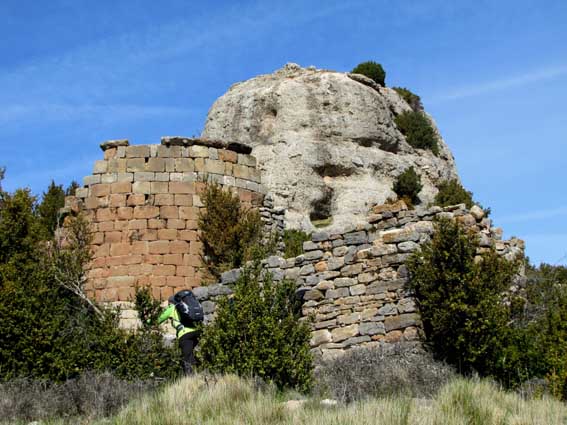 Arrive  l'ermitage de la Virgen de Arraro