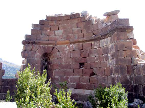 L'abside de lermitage de la Virgen de Arraro
