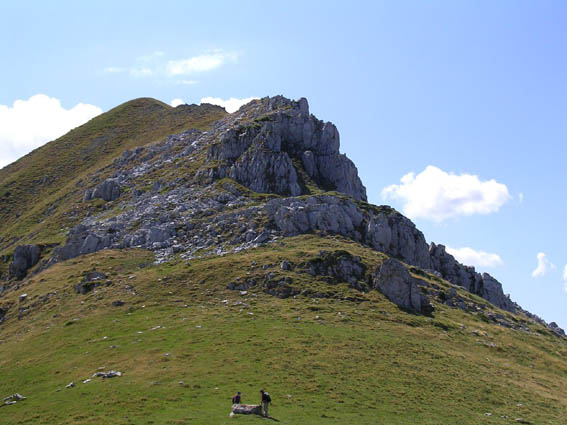 Le Mailh Bassisb, dominant le col de l'Ansatte.