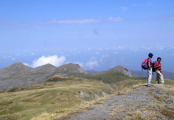 Du sommet du Mailh Bassisb, le Rocher d'Aran.