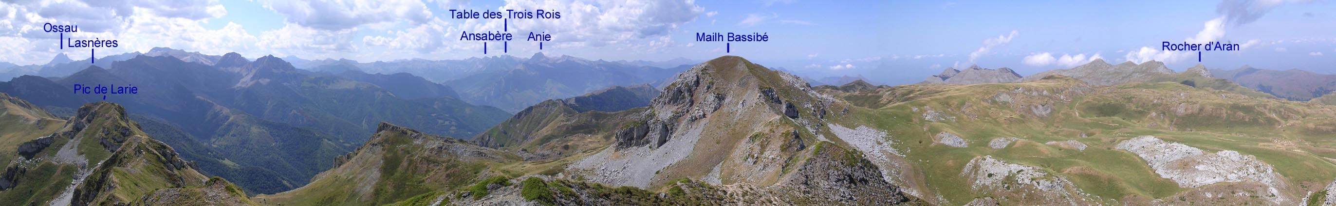 Vue panoramique depuis le sommet du Montagnon de Bielle