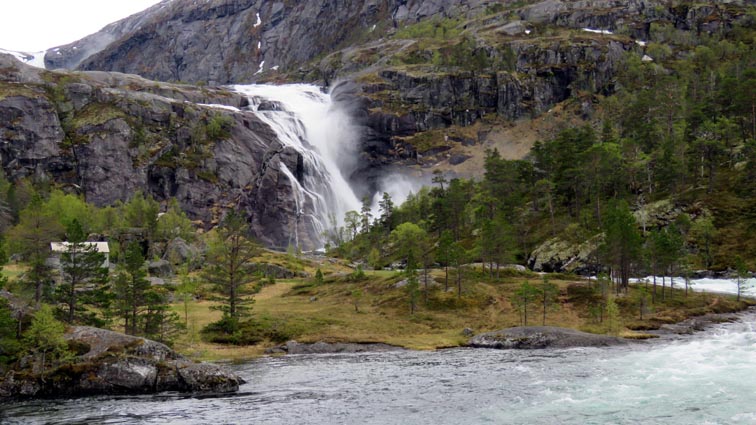 Troisième cascade Nykkjesøyfossen