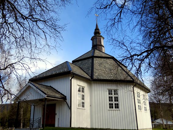 Eglise octogonale de Røssvoll
